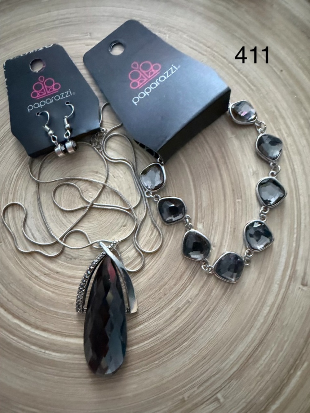 411 Paparazzi Women's Gray Faceted Teardrop Necklace and Bracelet Set